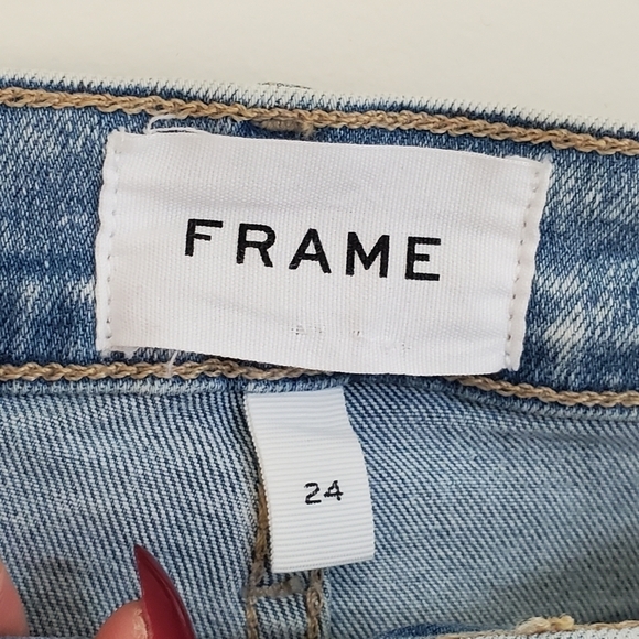 Frame Le High Skinny Crop in Pali Wash - Picture 10 of 14